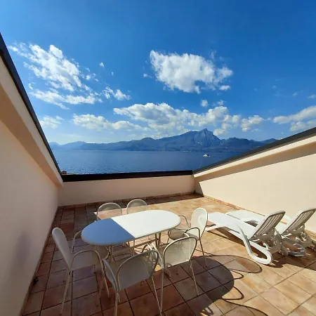Apartmentsgarda - Canevini Residence Torri Del Benaco Buitenkant foto