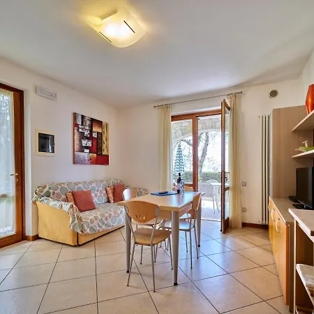 Apartmentsgarda - Canevini Residence Torri Del Benaco Buitenkant foto