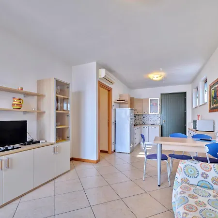 Apartmentsgarda - Canevini Residence Torri Del Benaco Buitenkant foto