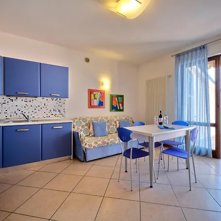 Apartmentsgarda - Canevini Residence Torri Del Benaco Buitenkant foto
