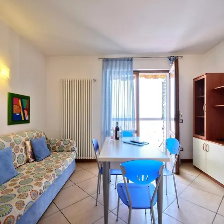 Apartmentsgarda - Canevini Residence Torri Del Benaco Buitenkant foto