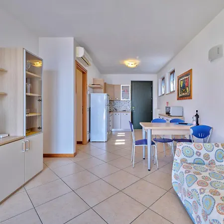 Apartmentsgarda - Canevini Residence Torri Del Benaco Buitenkant foto
